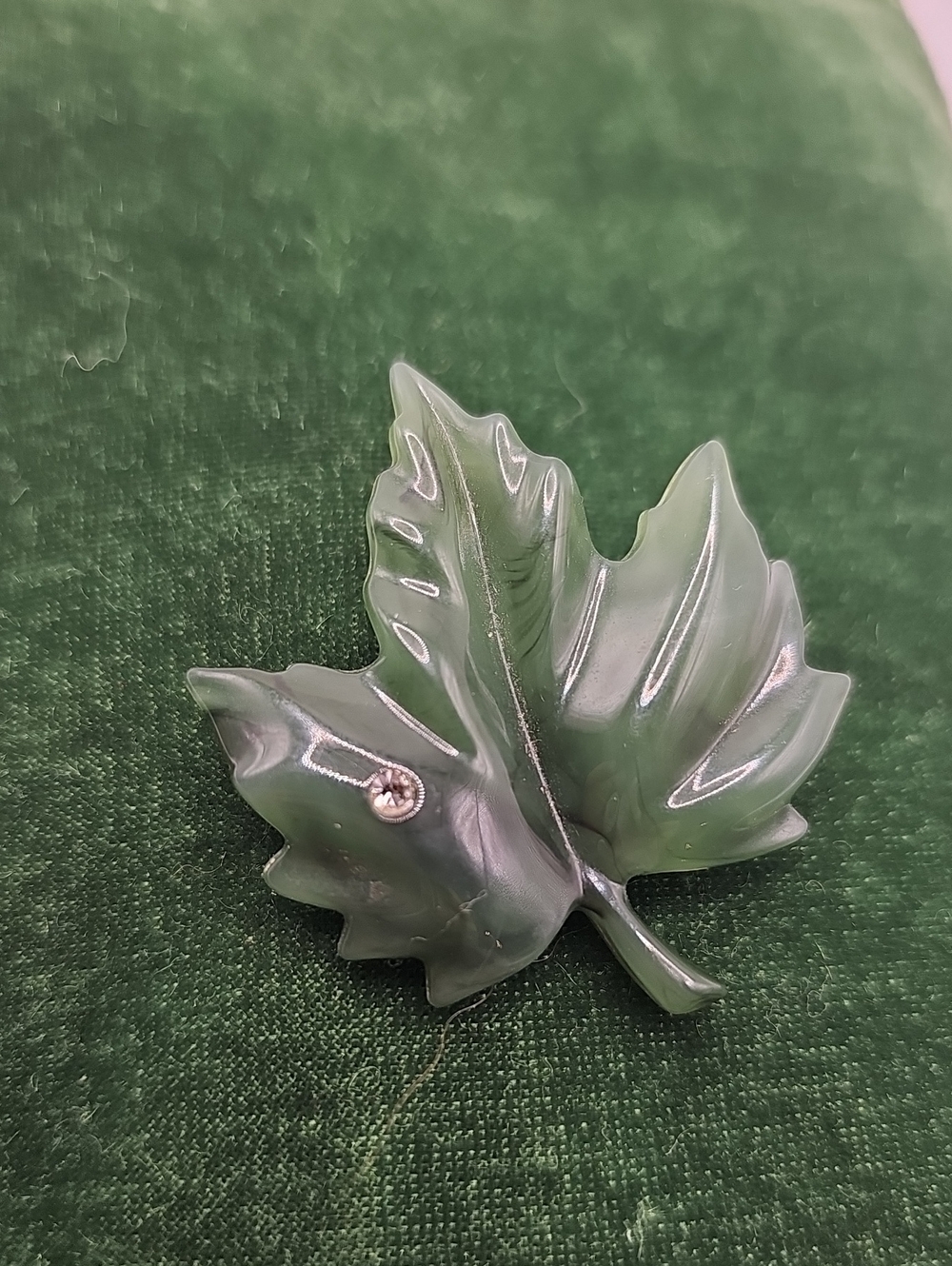 Avon Lucite Green Maple Leaf Decorative Accent Pin -